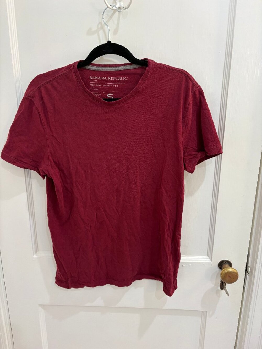 Dark Red Banana Republic Men's Short Sleeve T-shirt,100% Cotton, Size S, GUC